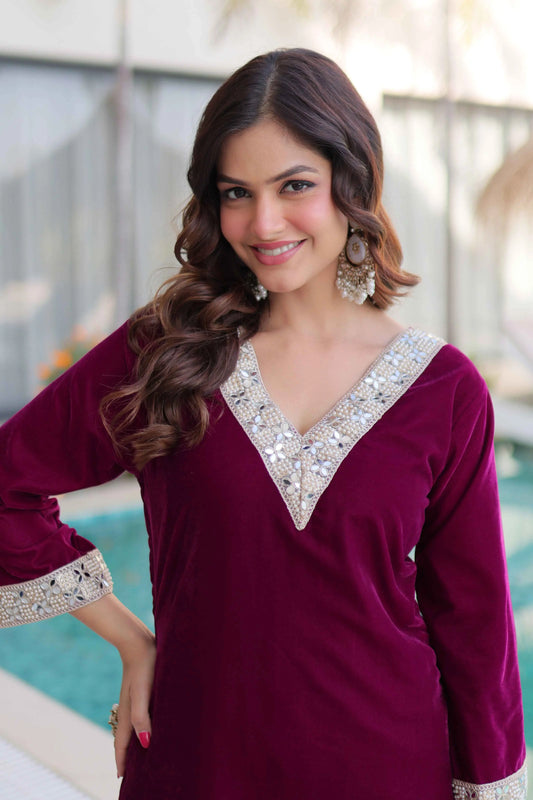 Wine Mirror Embroidery Suit With Batwa