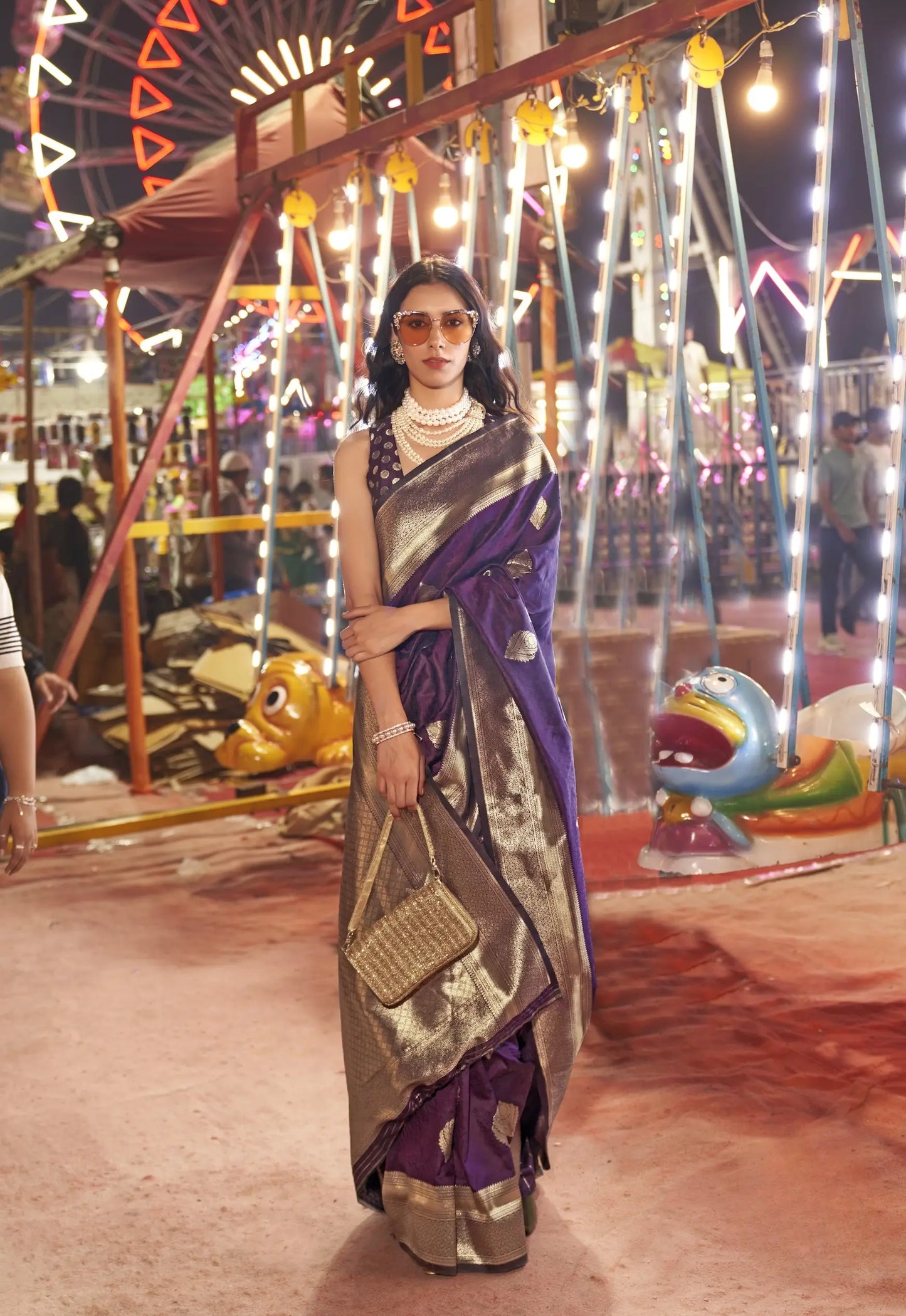 Wine Handloom Weaving Silk Saree With Handwoven Art