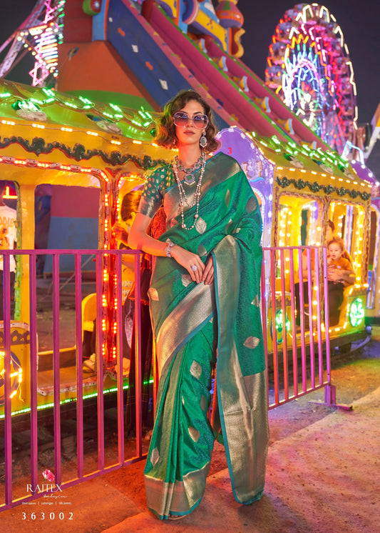 Green Handloom Weaving Silk Saree With Handwoven Art