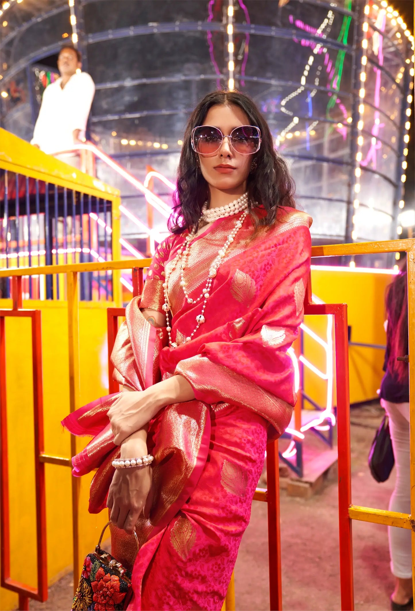 Red Handloom Weaving Silk Saree With Handwoven Art