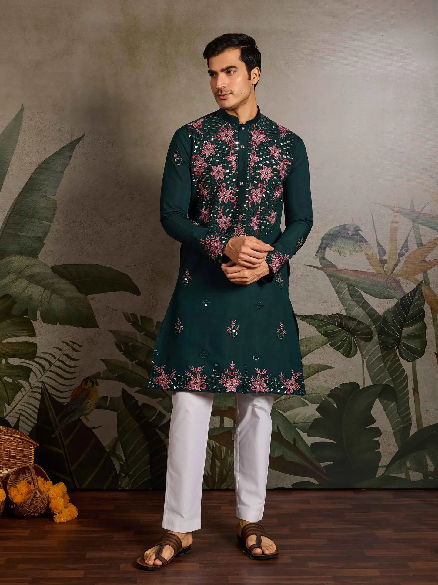 Elegant Green Kurta Set With Mirror & Sequins Embroidery