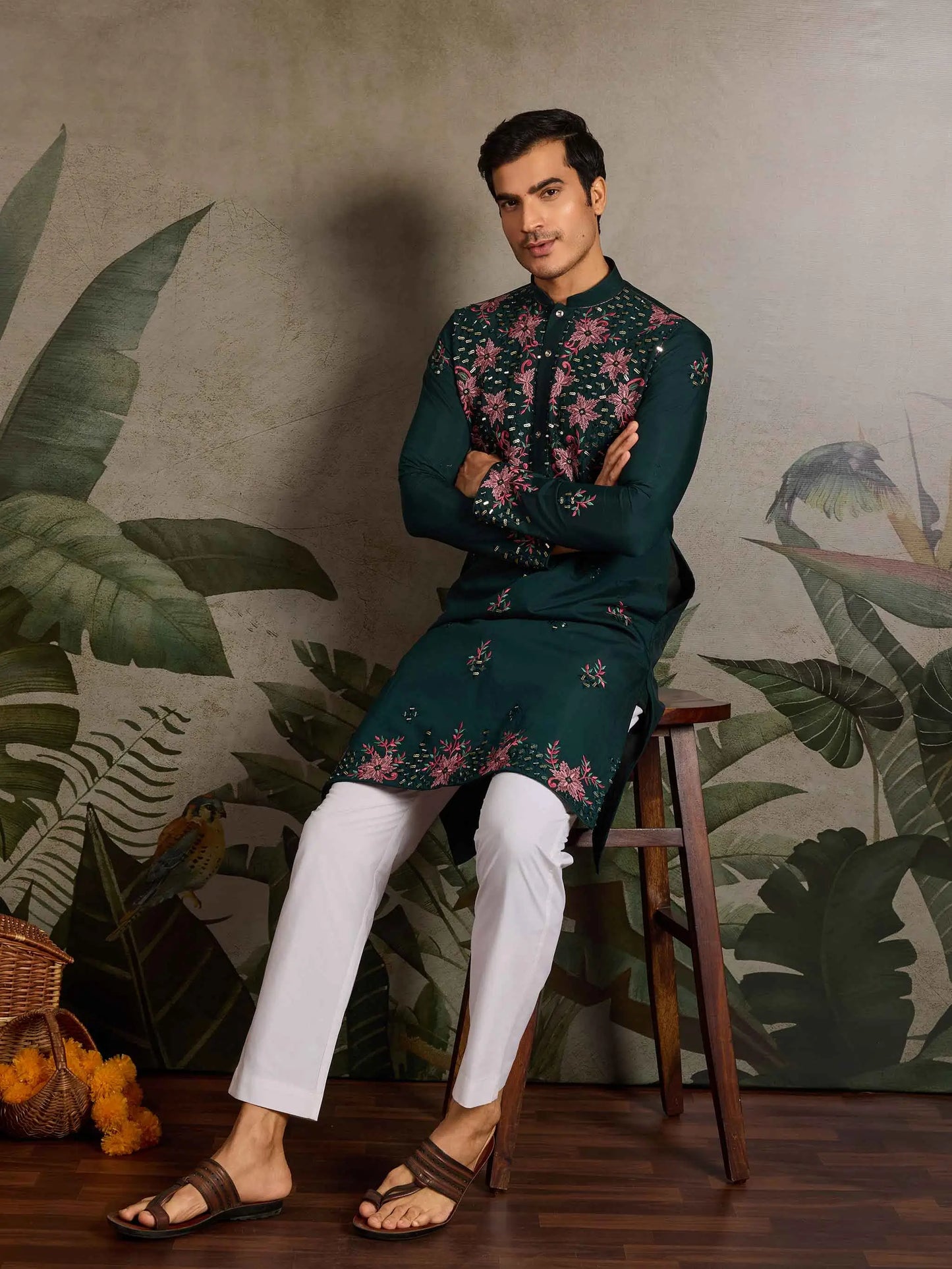 Elegant Green Kurta Set With Mirror & Sequins Embroidery