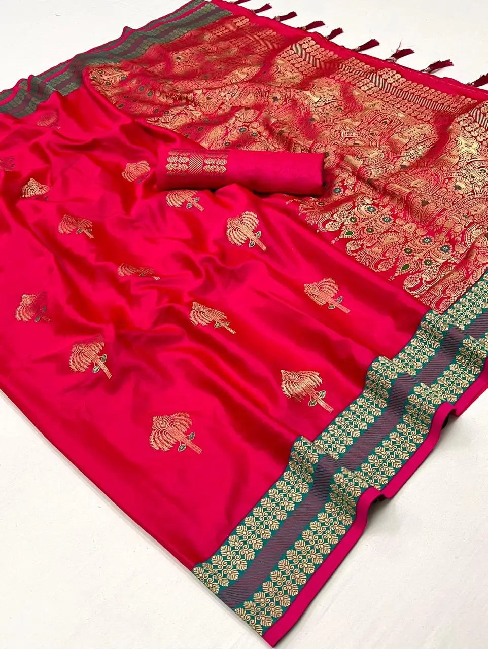 Bright Red Satin Handloom Weaving Silk Saree