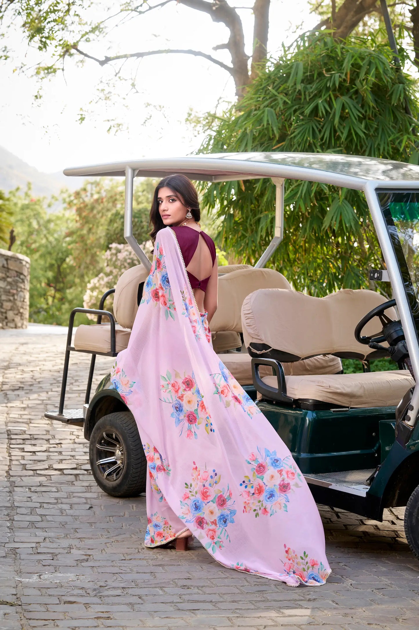 Light Pink Weightless Marbal Saree With Floral Print & Lace Border
