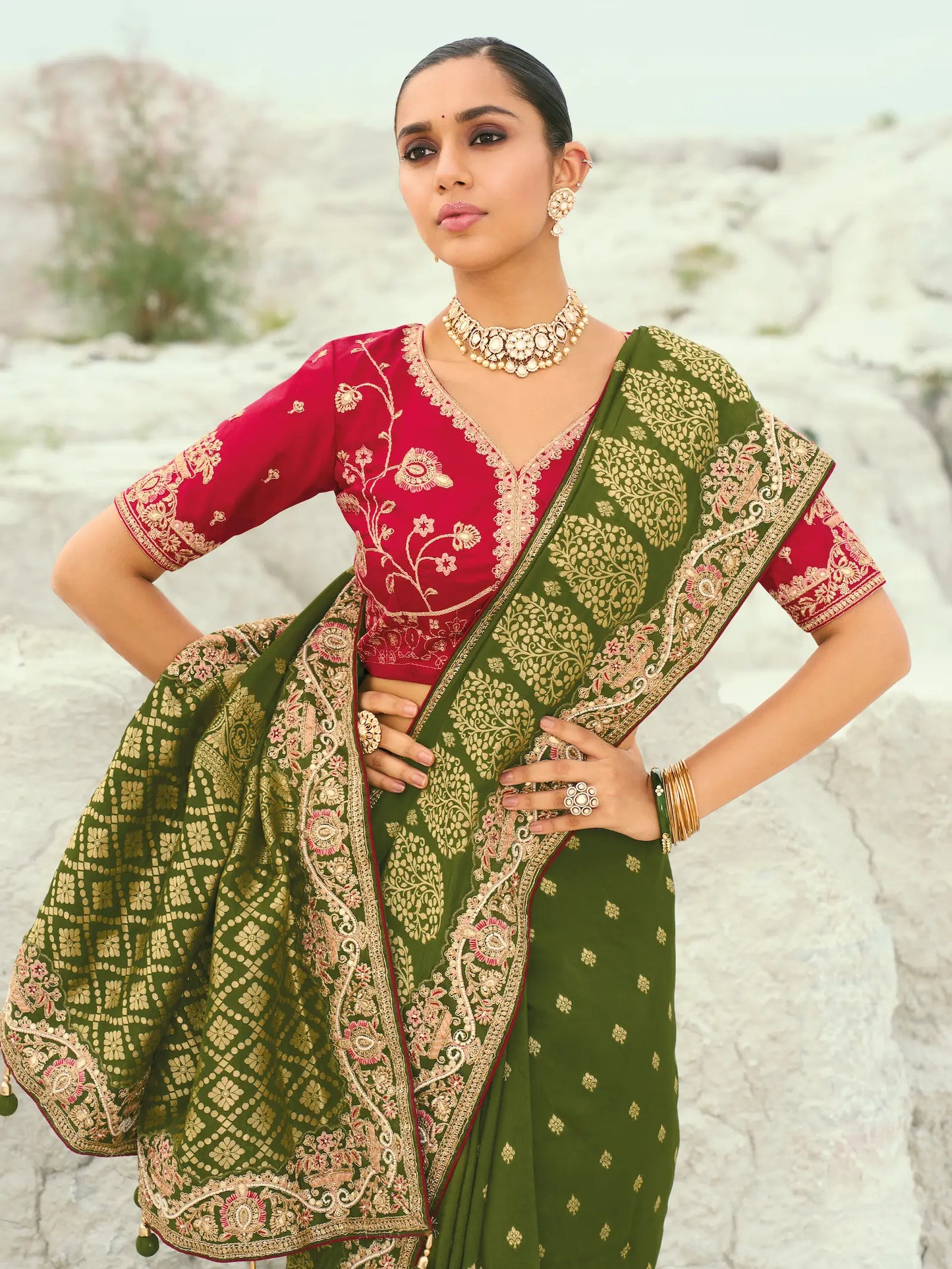 Mehendi Green Dola Silk Heavy Embroidery Saree