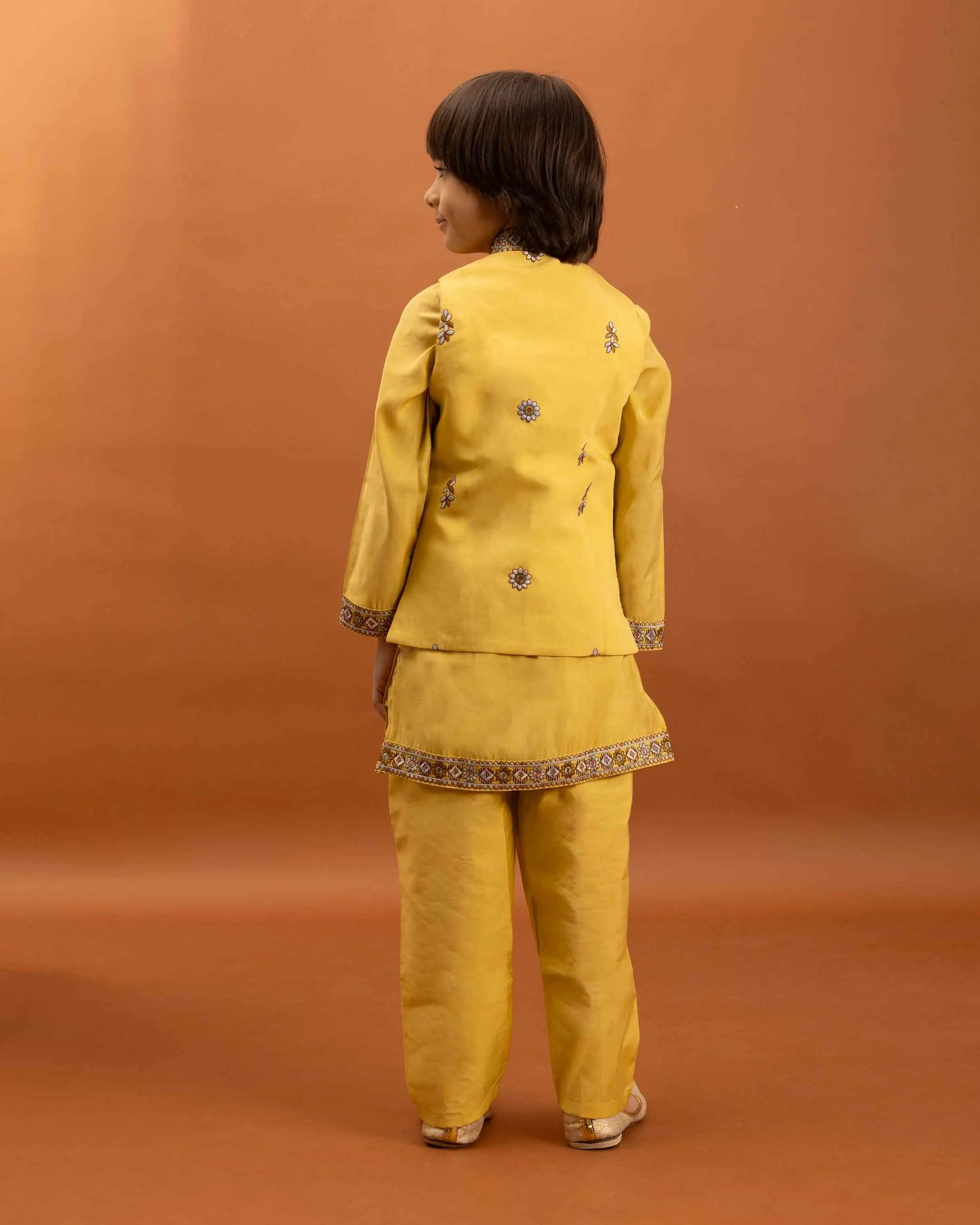 Yellow Kurta Set With Thread Sequins Embroidery Work Koti