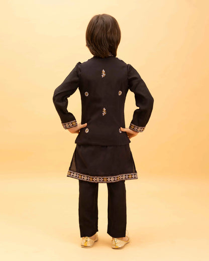 Black Kurta Set With Thread Sequins Embroidery Work Koti